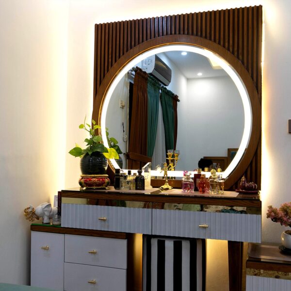 Mehtaab Dresser